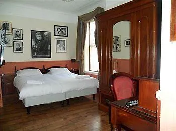 Отель The Butlers 3*